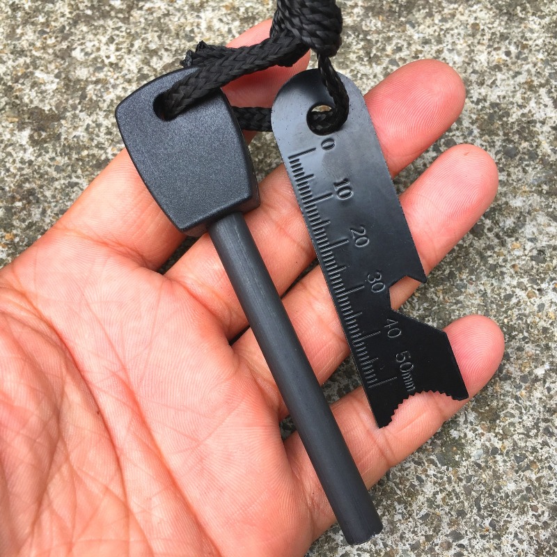 야외 생존 화덕 점화 키트, 페로세륨 막대 플린트와 다 - Ferro Rod Striker 리뷰 및 가격